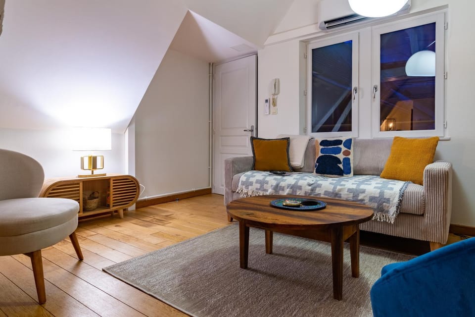 Living room, Seating area