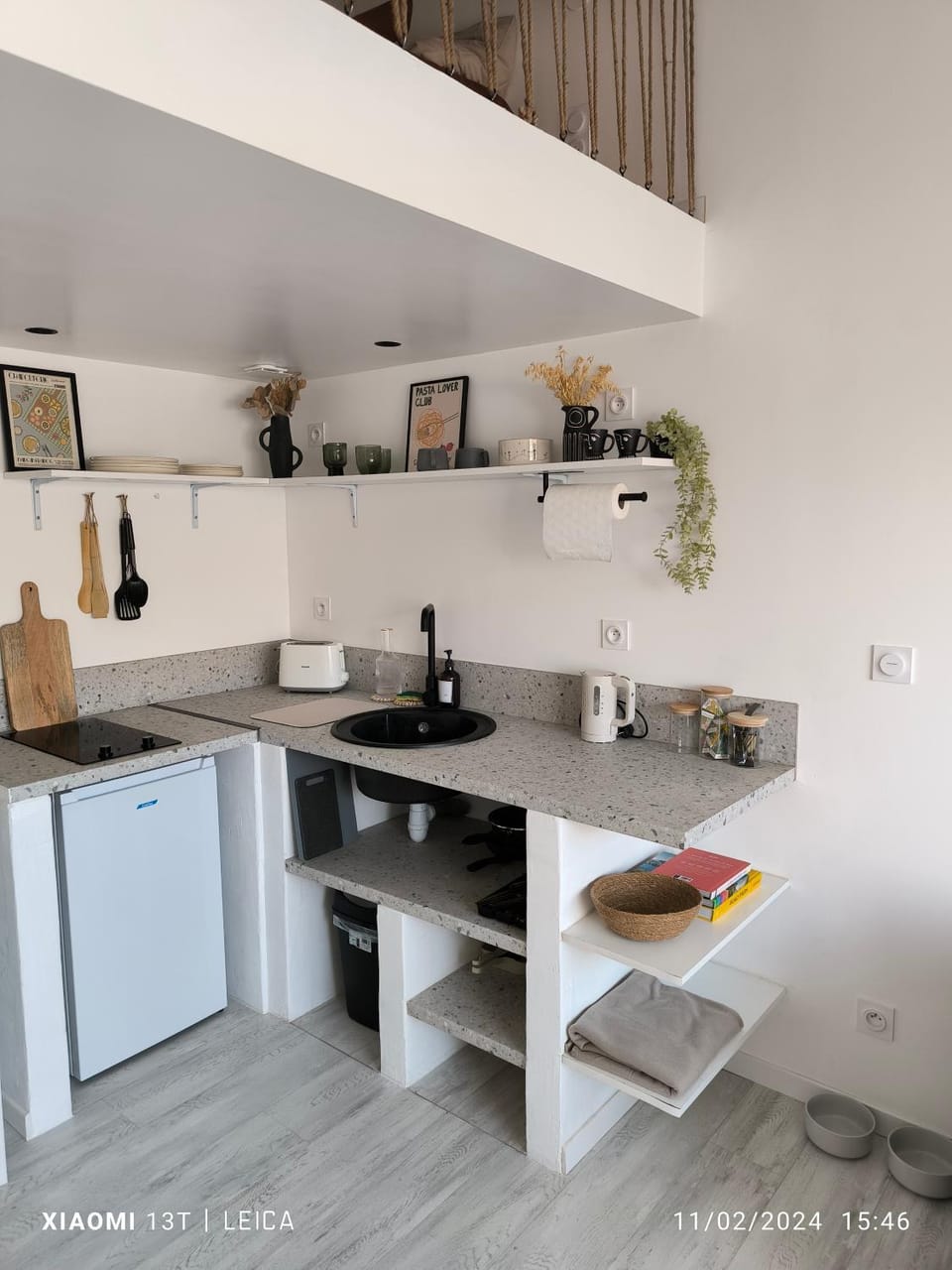 Kitchen or kitchenette, pet friendly, stove
