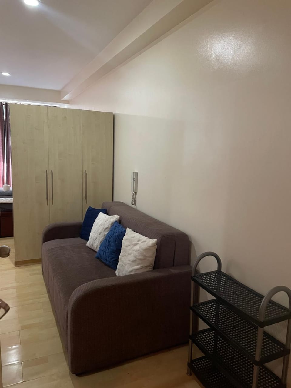 SOHO Condotel EDSA Shaw near SM Megamall FREE Pool Access Apartment in Mandaluyong