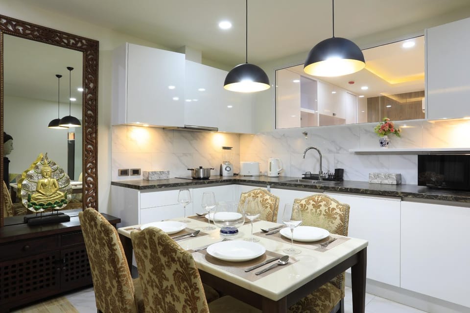 Kitchen or kitchenette, Dining area, stove, toaster, toaster, kitchen, kitchen