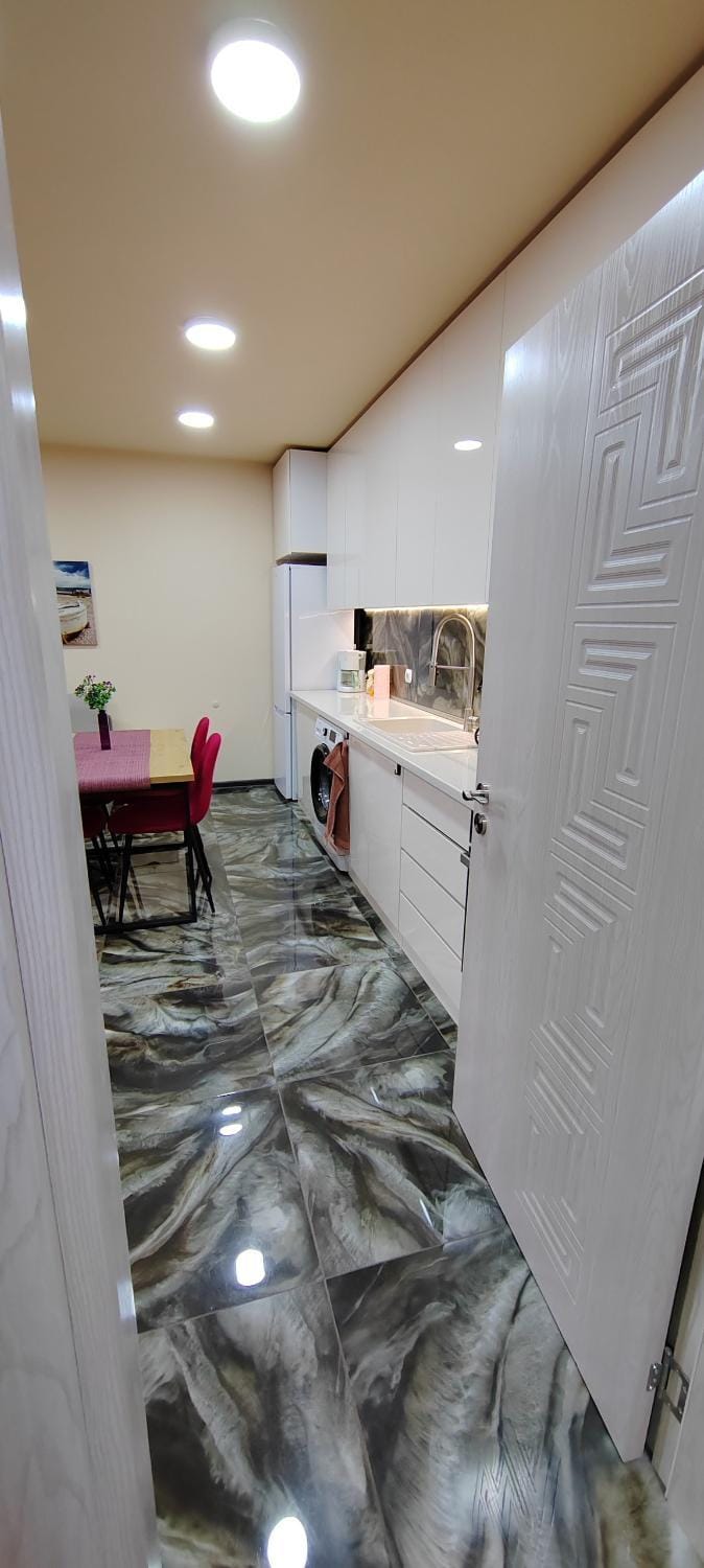 Kitchen or kitchenette, Dining area, oven, stove