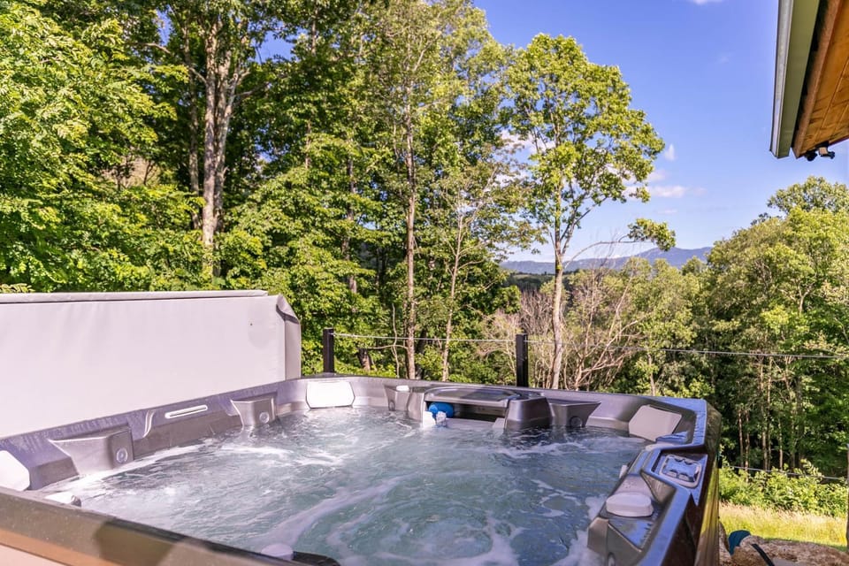 The Lookout at Eagles Nest House in Watauga
