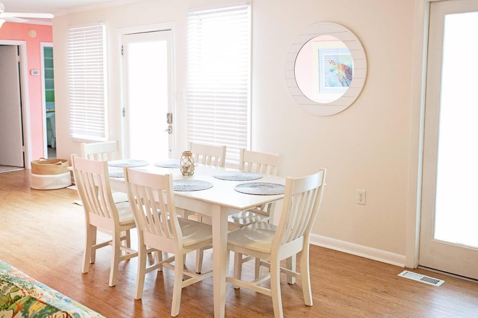Lorraine's Beach Cottage House in Kure Beach