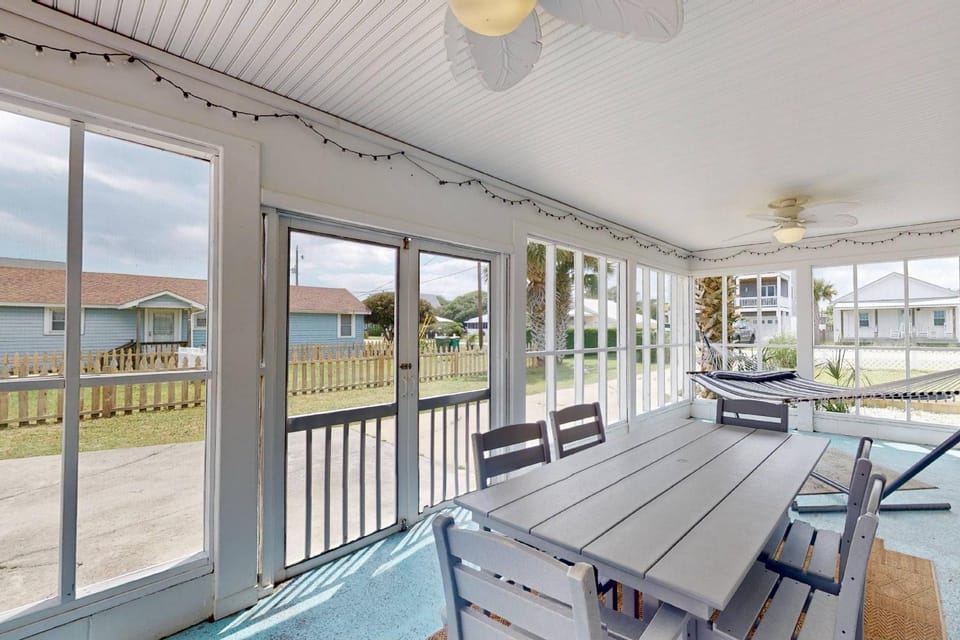 Lorraine's Beach Cottage House in Kure Beach