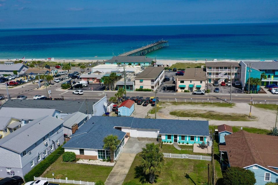 Lorraine's Beach Cottage House in Kure Beach