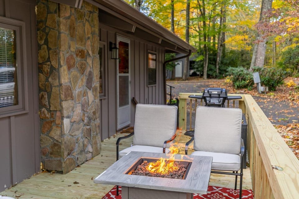 Blue Ridge Retreat at Linville Land Harbor House in Tennessee