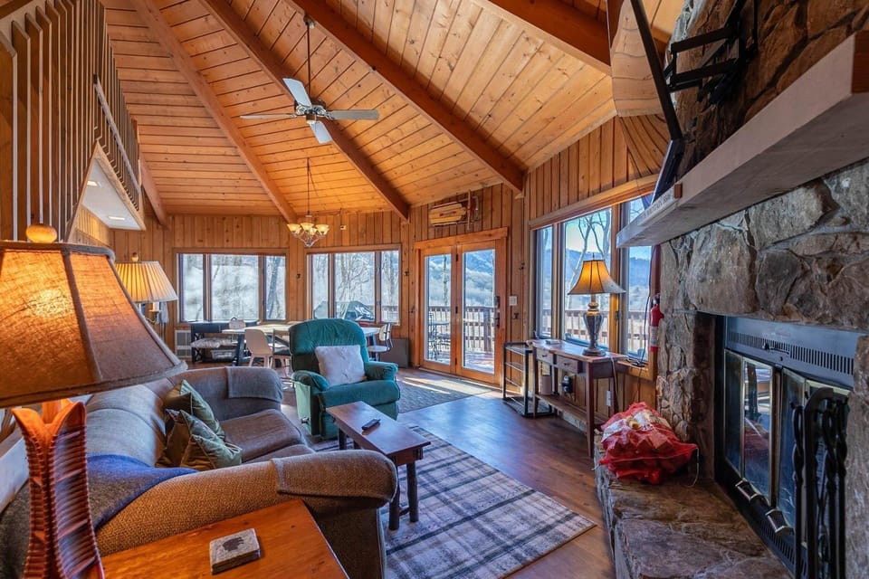 Vista 360 House in Beech Mountain