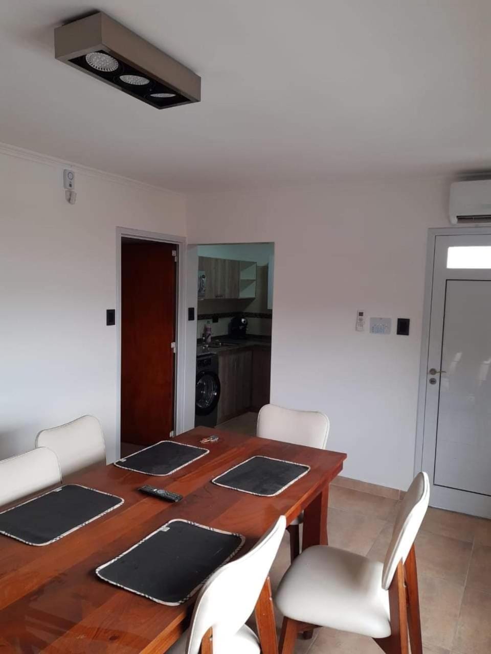 Amplio Dpto con 2 dormitorios primer piso independiente con asador Apartment in Cordoba Province