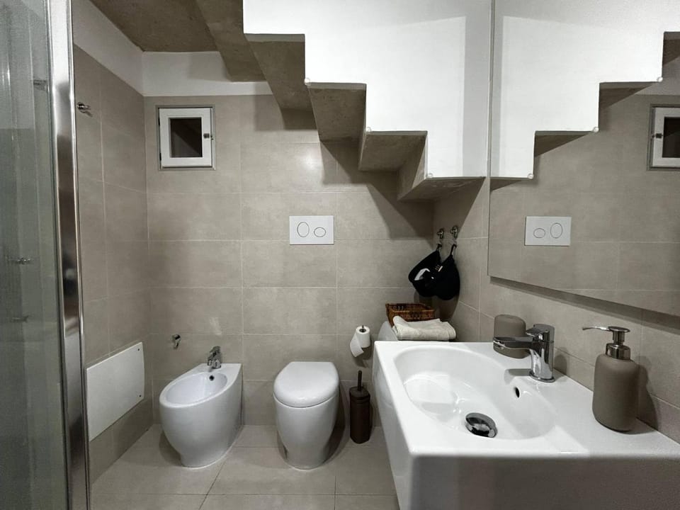 Shower, Bathroom, bidet