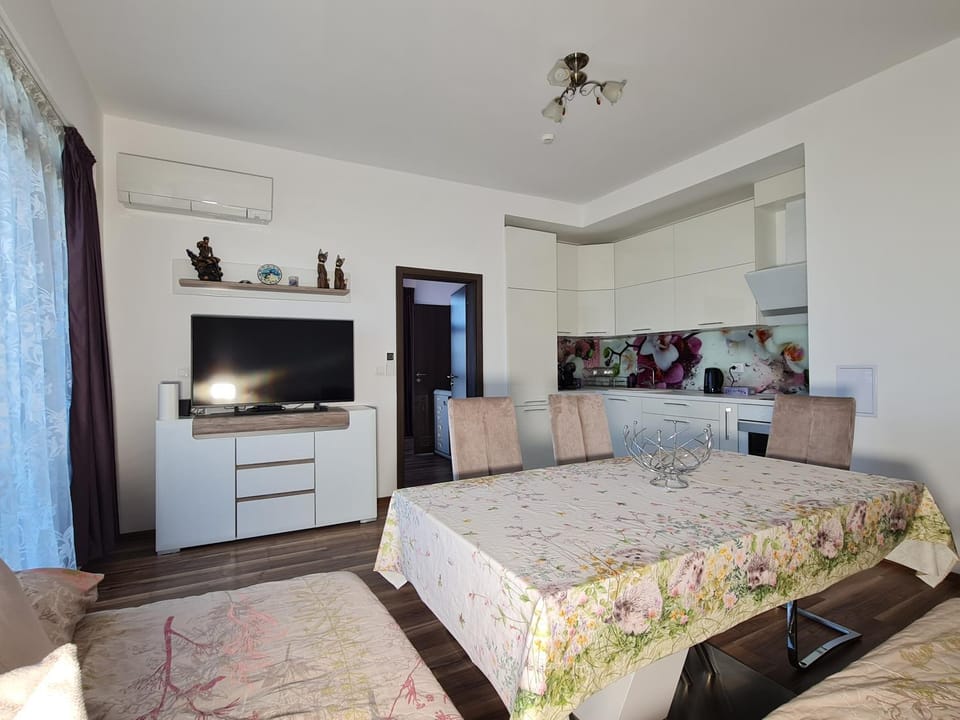 Луксозен апартамент в Резиденция Лазурен бряг Apartment in Burgas