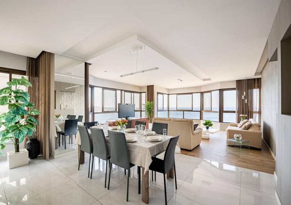 TV and multimedia, Dining area, Sea view