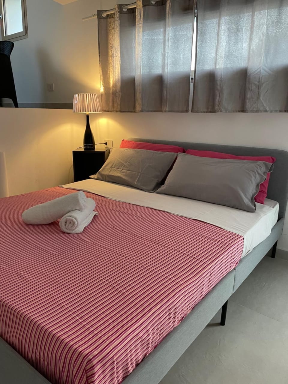 Bed, Photo of the whole room, Bedroom, towels
