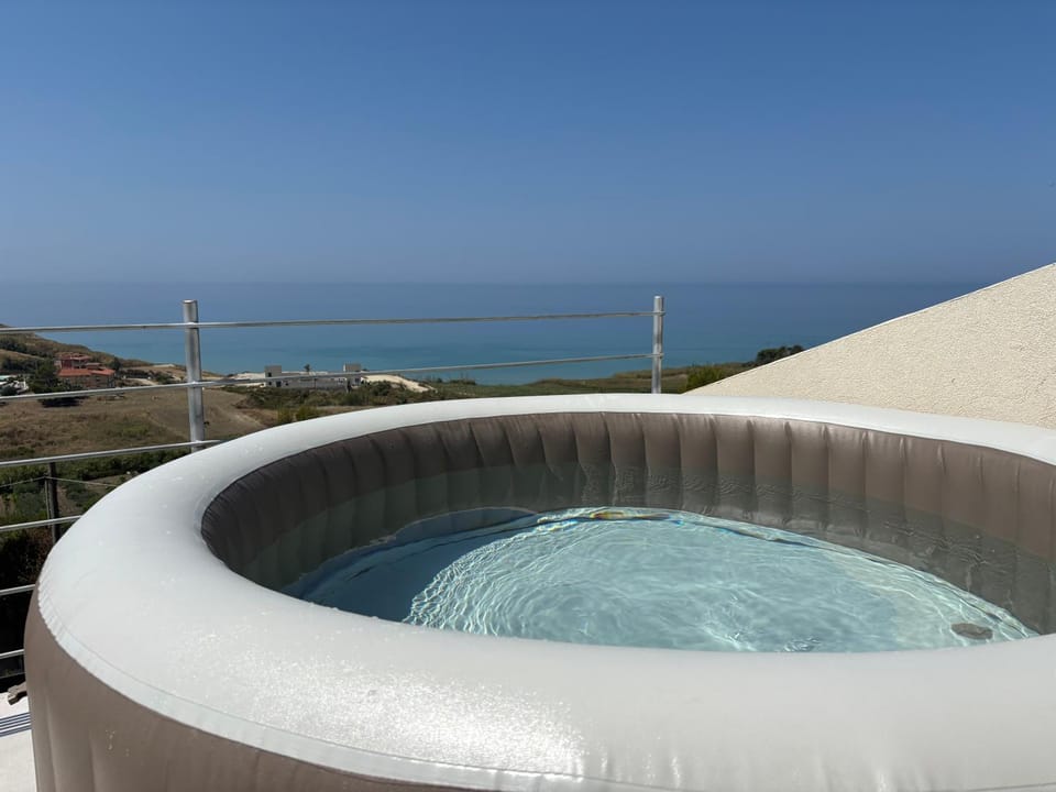 Natural landscape, Hot Tub, Sea view