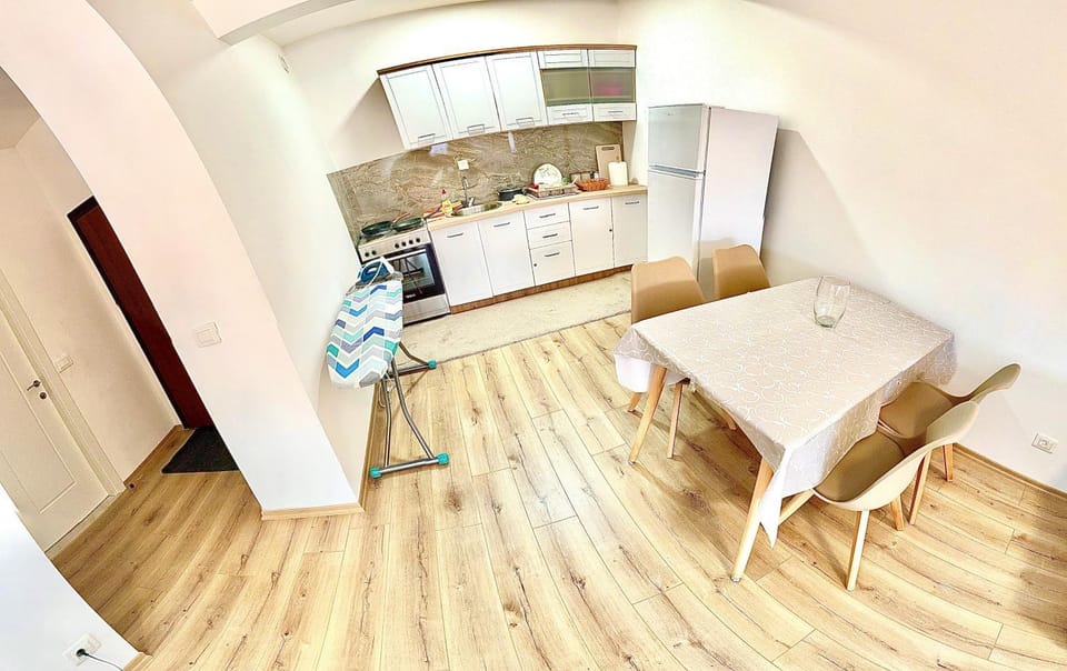 Kitchen or kitchenette, kitchen, kitchen