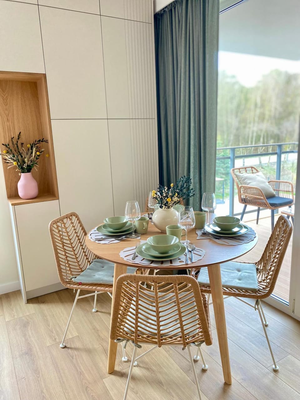 View (from property/room), Balcony/Terrace, Living room, Seating area