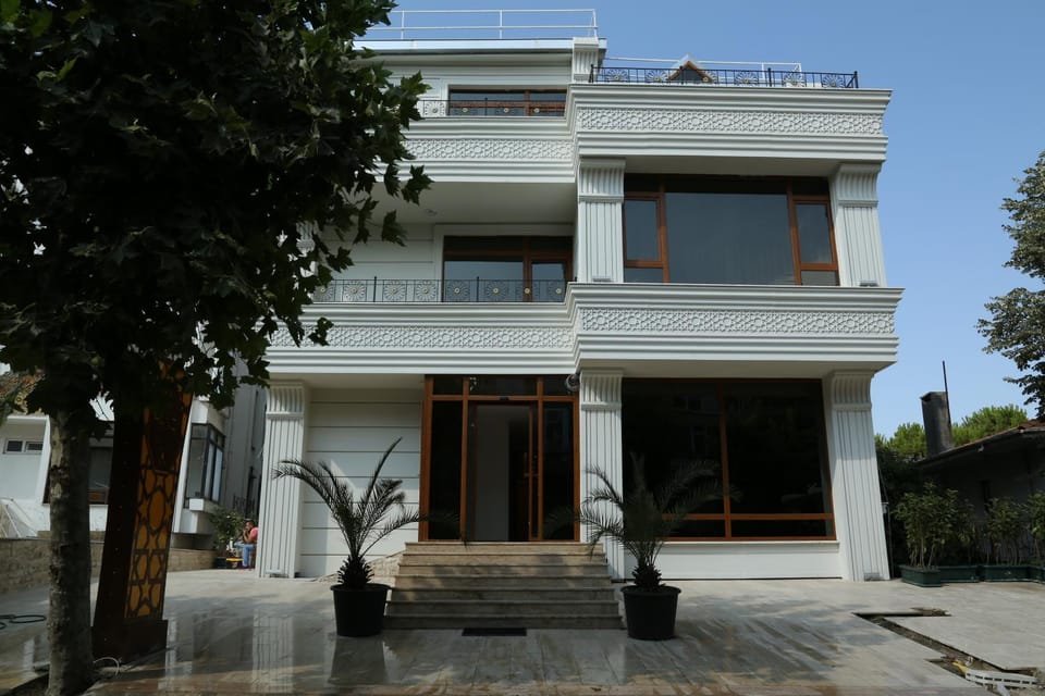 Property building, Off site, Day