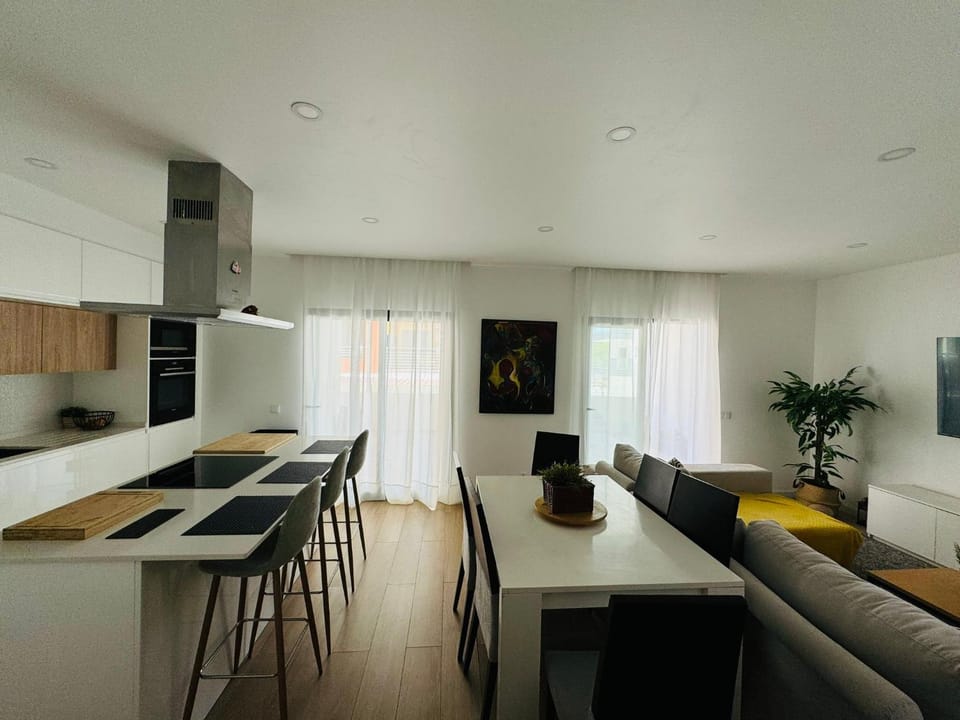 Kitchen or kitchenette, Living room, Seating area, stove