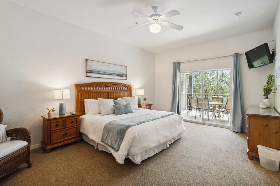 BB 1016 Huge Updated 3BR unit Marvel room sleeps 8 House in Four Corners
