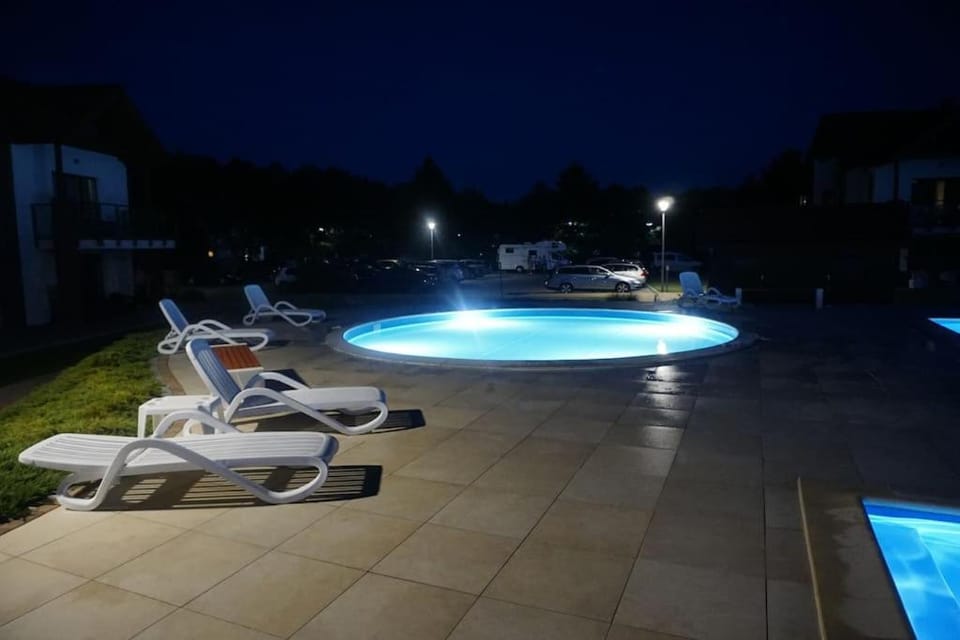 Patio, Pool view, Swimming pool, sunbed