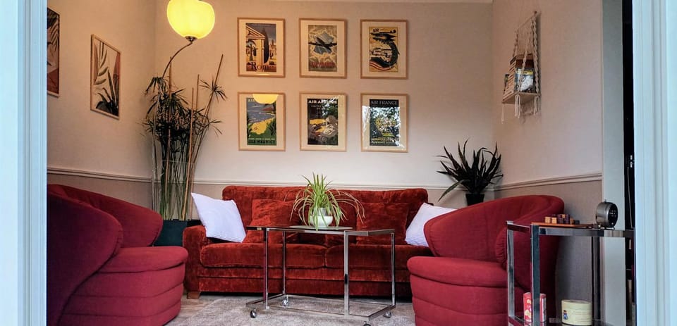 Living room, Seating area