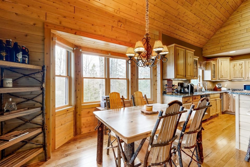 Steps to Sturgeon River! Dog-Friendly Nature Haven House in Michigan