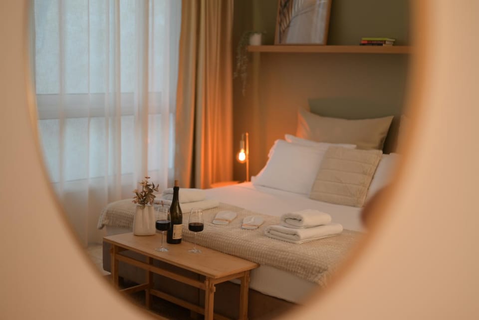 Athens Host - Harmony Apartment in Athens