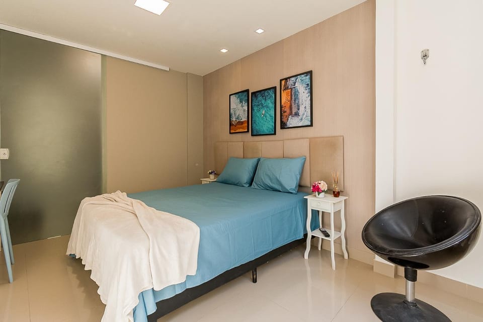Bed, TV and multimedia, Living room, Photo of the whole room, Bedroom