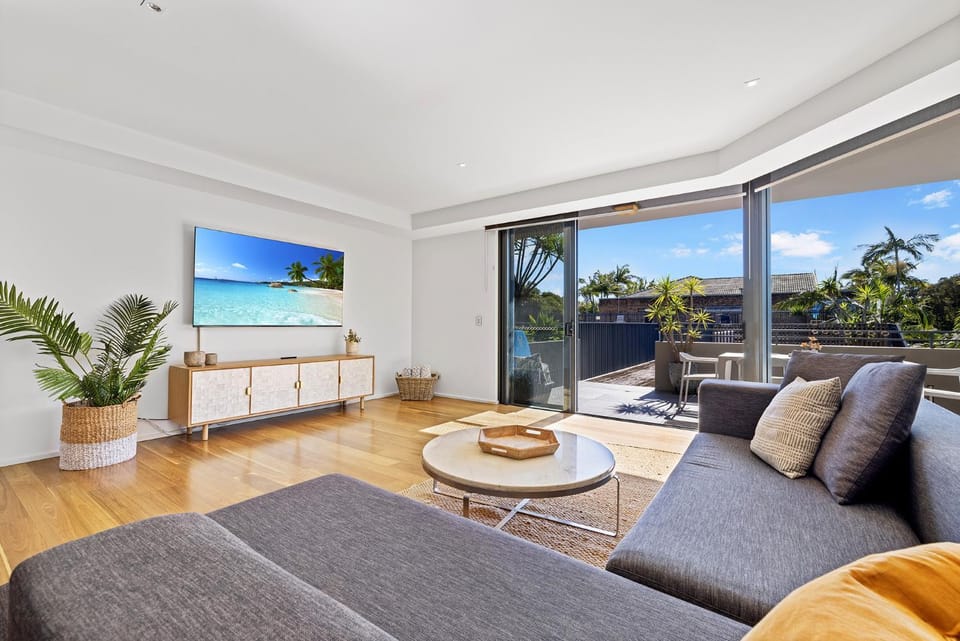 TV and multimedia, Balcony/Terrace, Living room, Seating area