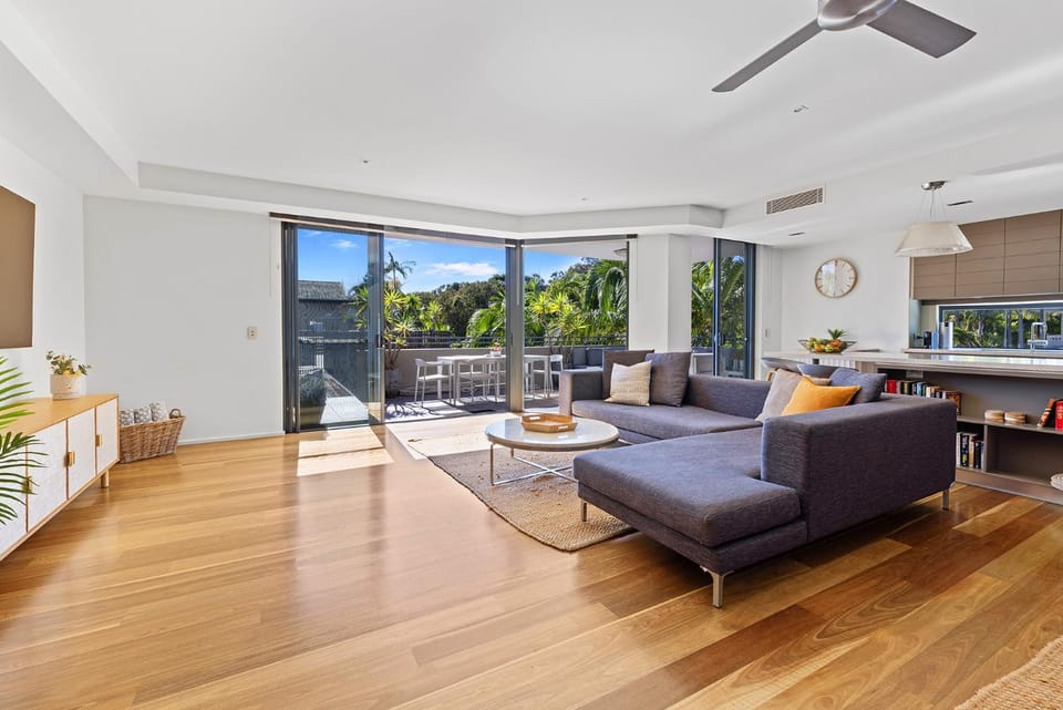 View (from property/room), Balcony/Terrace, Living room, Seating area, kitchen