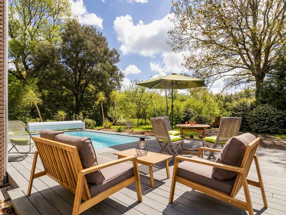 Évasion en Gîte de Charme avec Jardin, Piscine Chauffée et Proche Plages – Saint-Lyphard - FR-1-306-1271 House in Pays de la Loire
