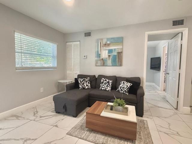Mazor luxury one bedroom vacation Home House in Dania Beach
