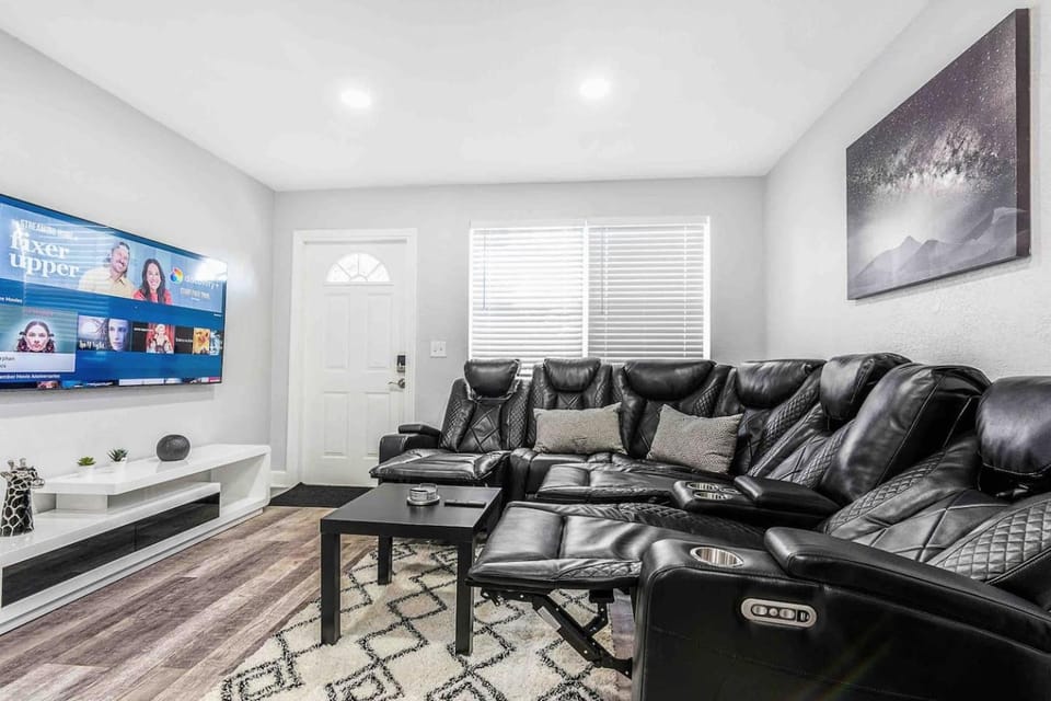 Mazor Luxury Two bedroom vacation Home House in Dania Beach
