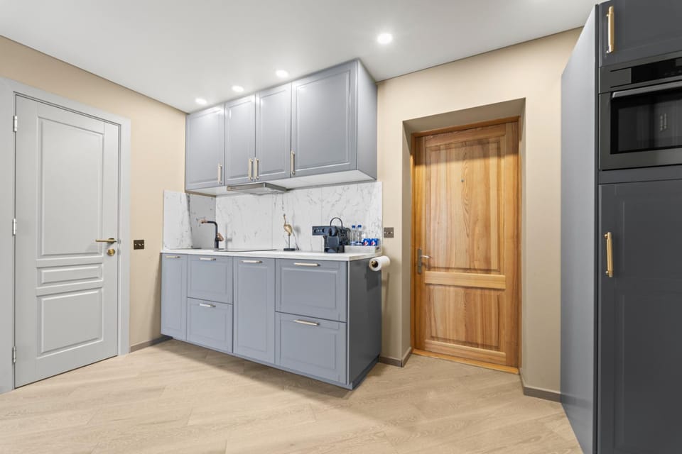 Kitchen or kitchenette, stove, kitchen