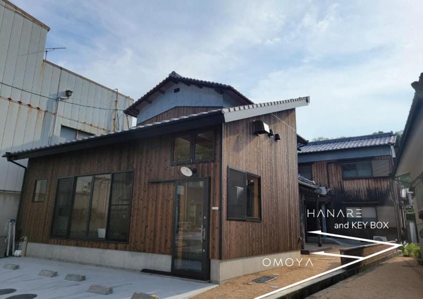 Property building, Day