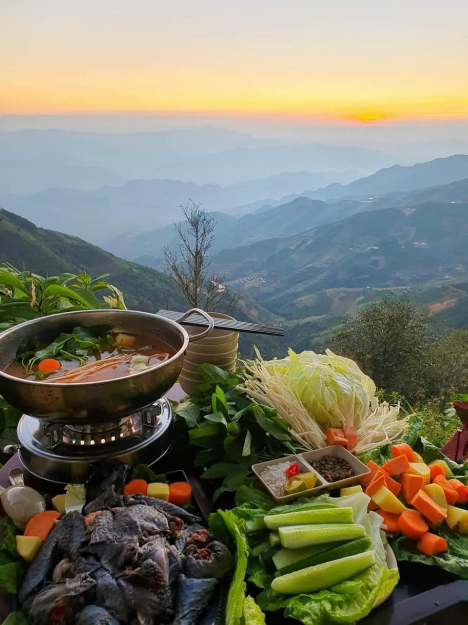 Natural landscape, BBQ facilities, Food and drinks, Mountain view