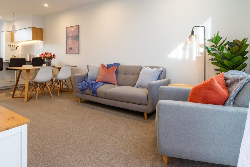 Kitchen or kitchenette, Living room, Photo of the whole room, Decorative detail, Dining area, furniture