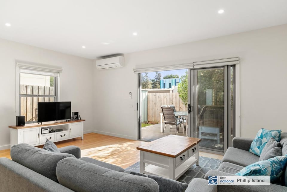 3-6 Broughton Ave, Cowes House in Cowes