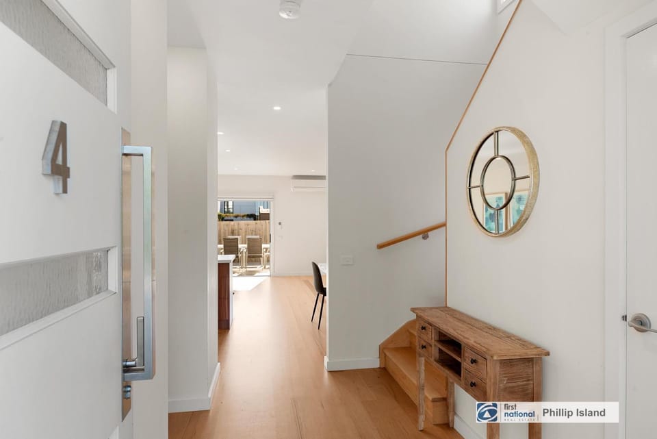 4-6 Broughton Ave, Cowes House in Cowes