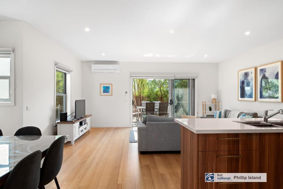 5-6 Broughton Ave, Cowes House in Cowes