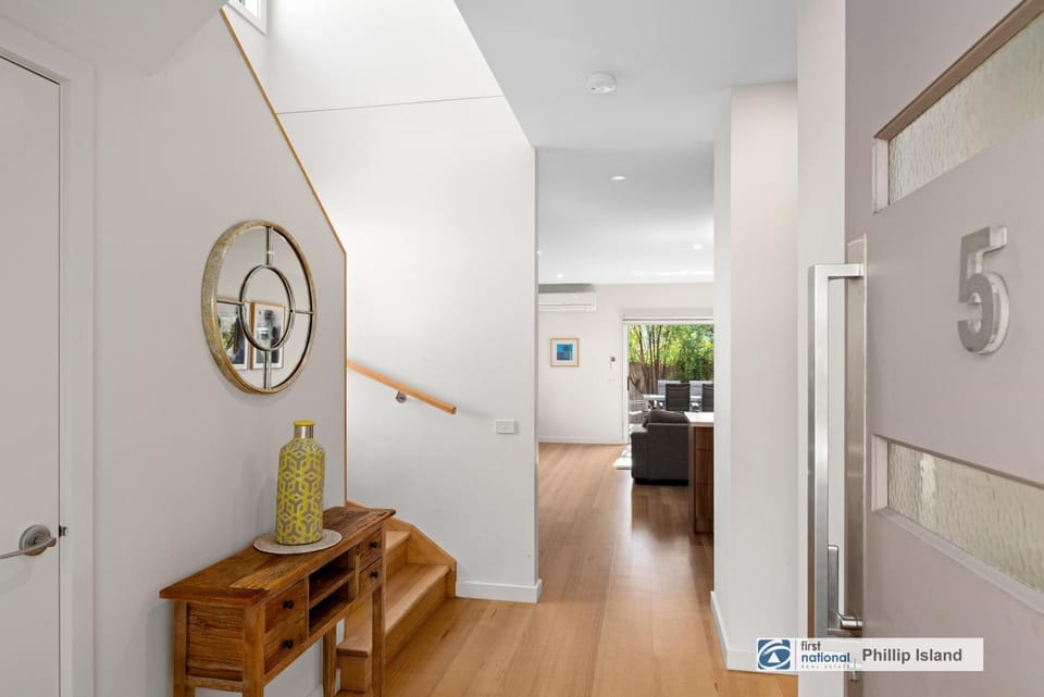 5-6 Broughton Ave, Cowes House in Cowes