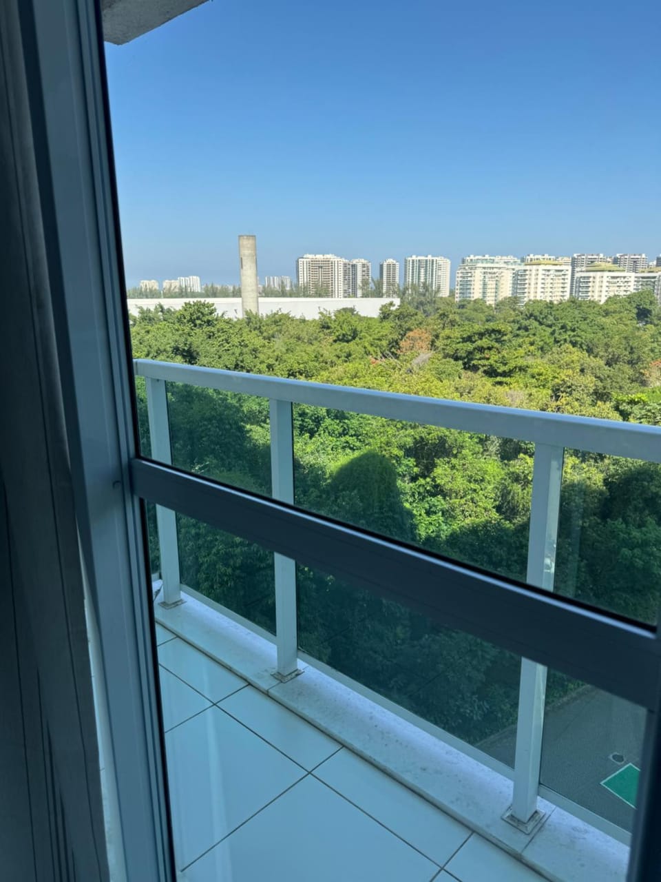 RioStay suíte com varanda ao lado do Riocentro Farmasi Arena Parque Olímpico Globo Projac Apartment in Rio de Janeiro