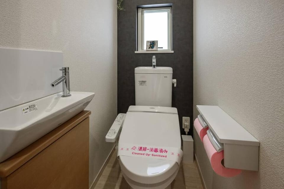オーシャンビュー！ビーチまで車で２分/最大１２名/無料駐車場２台 コンフォートハウス House in Okinawa Prefecture