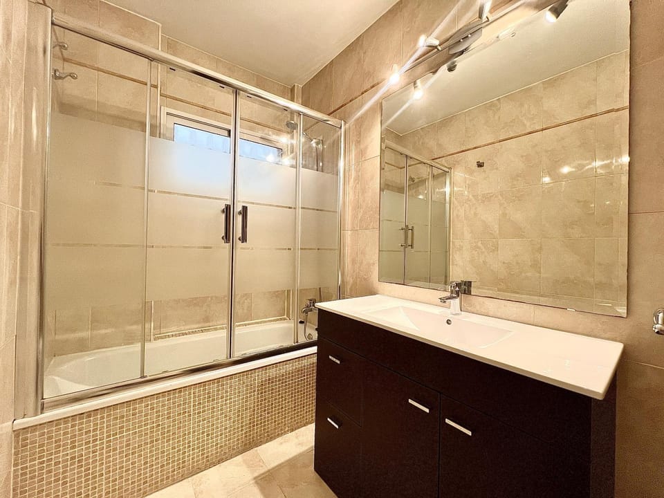Bathroom, Bath