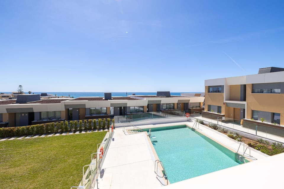Pool view, Swimming pool
