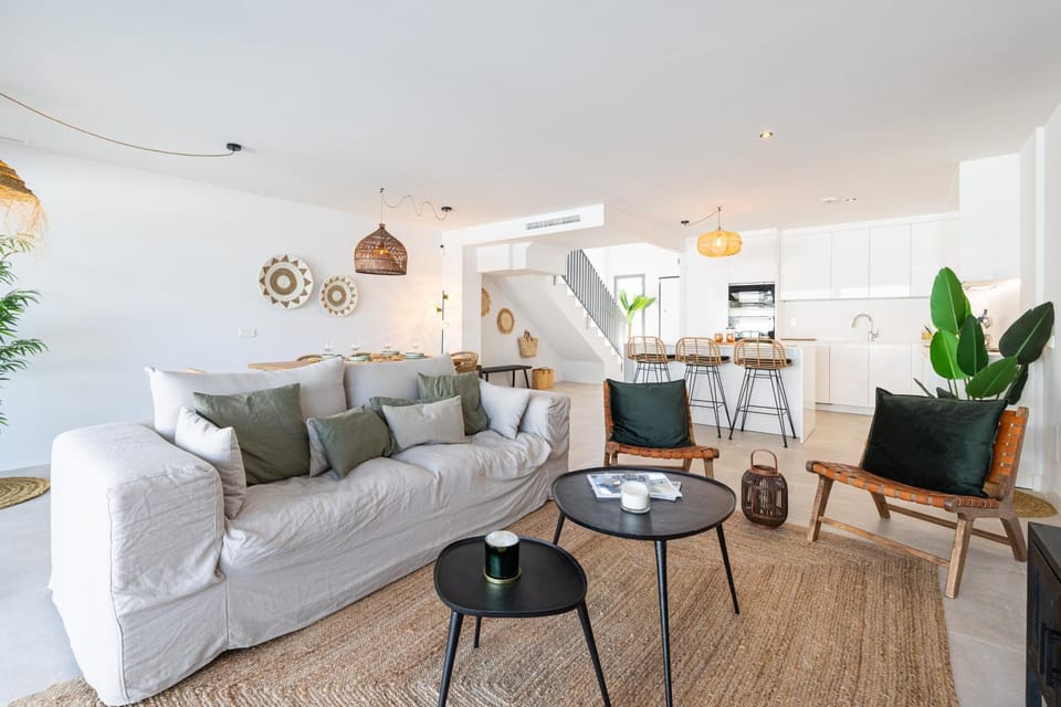 Kitchen or kitchenette, Living room