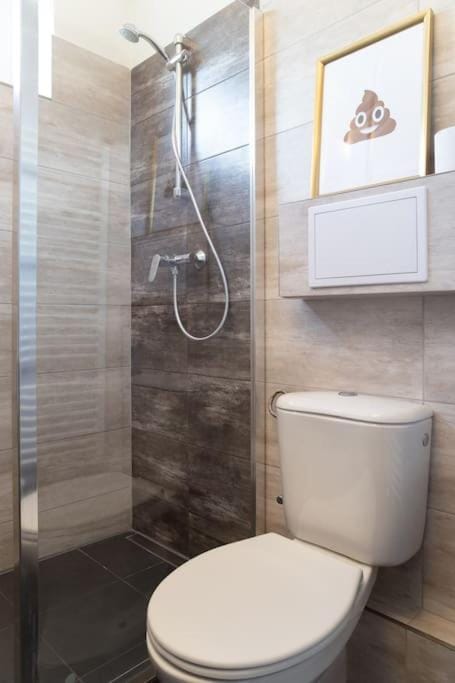 Wonderful EMOJI studio in oldtown, street parking Apartment in Bratislava