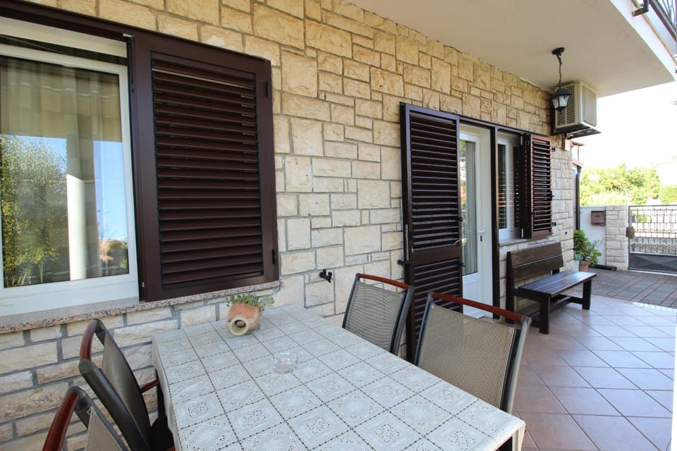 MARIELLA A4 Apartment in Novigrad