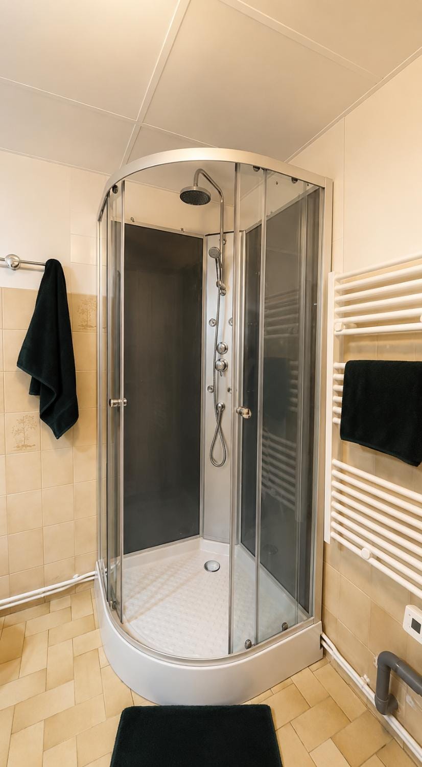 Shower, Bathroom, towels