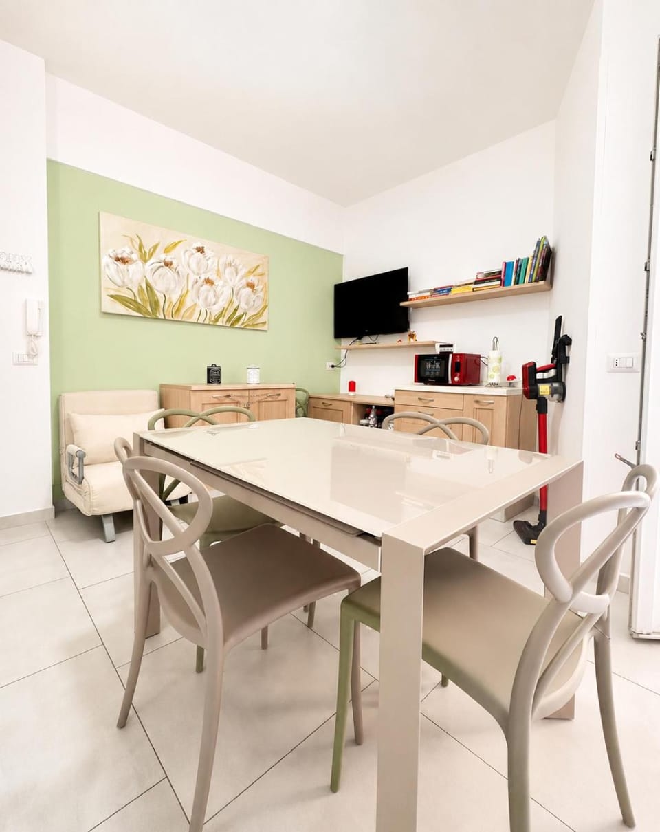 Hostdomus - Blues Apartment Apartment in Pietra Ligure