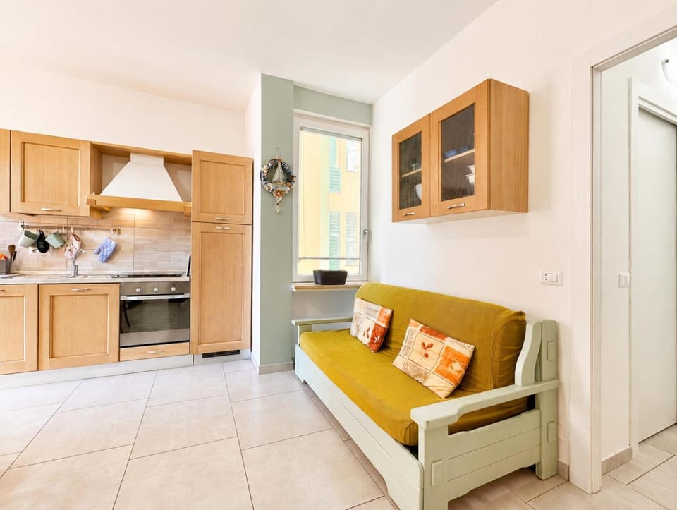 Hostdomus - Blues Apartment Apartment in Pietra Ligure